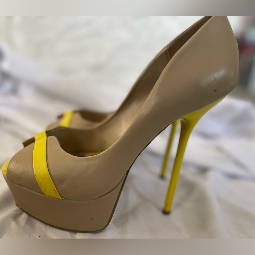 Peep Toe